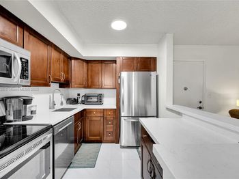 10401 E Clairmont Cir