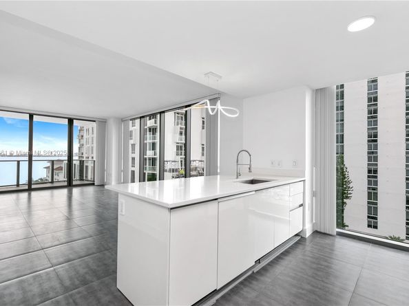 460 NE 28th St 808, Miami FL 33137