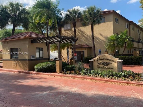 14900 SW 82nd Ter 14205, Miami FL 33193