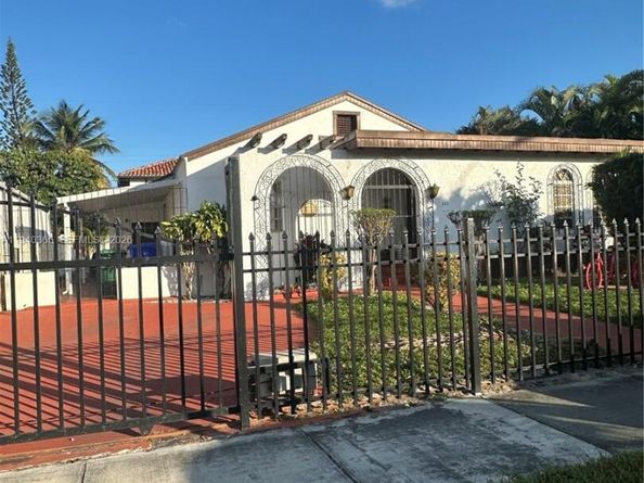 431 NW 32nd Ct, Miami FL 33125