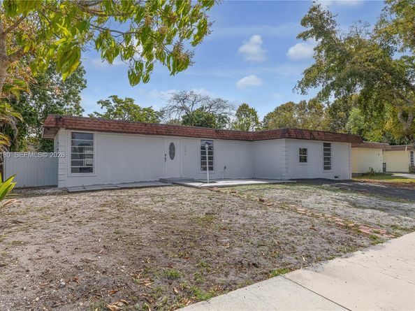 7906 NW 74th Ave, Tamarac FL 33321