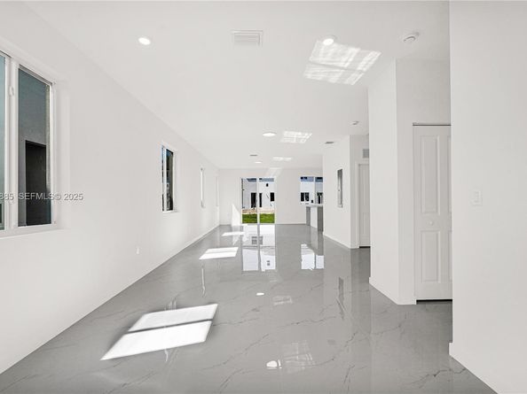 22465 SW 125 ave, Miami FL 33170