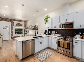 3543 N Williams Street