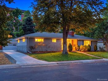2338 E Floyd Place