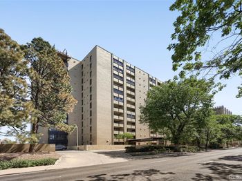 800 N Pearl Street