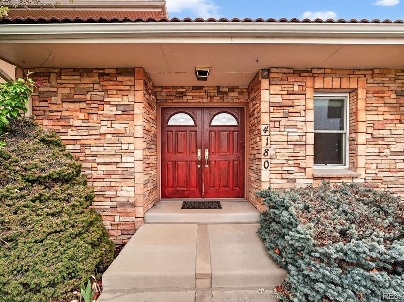 4180 S Monaco Parkway, Denver CO 80237