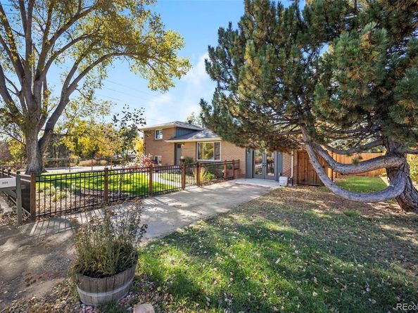 Undisclosed Address #2283276, Wheat Ridge CO 80033
