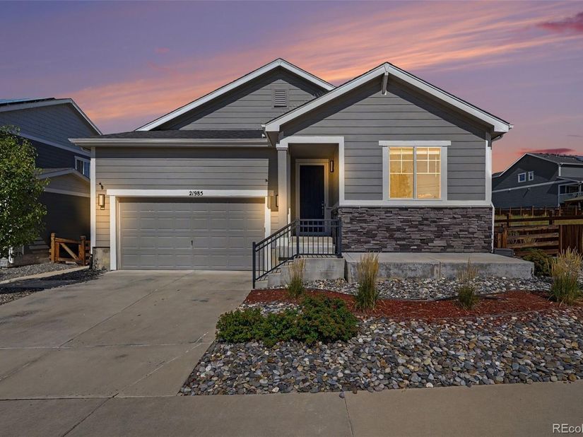 21985 E Tufts Circle, Aurora CO 80015