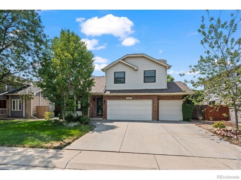 2431 Maplewood Circle E, Longmont CO 80503