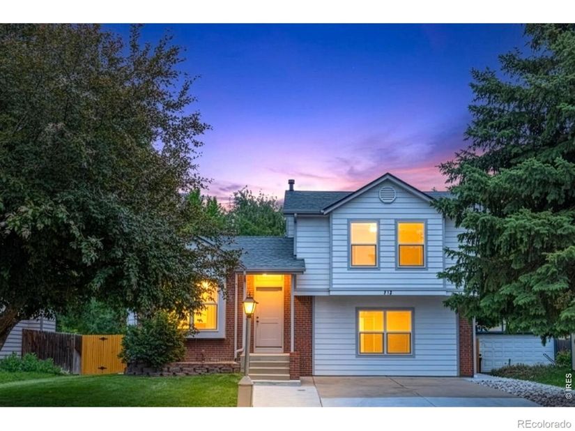 712 Cameron Lane, Longmont CO 80504