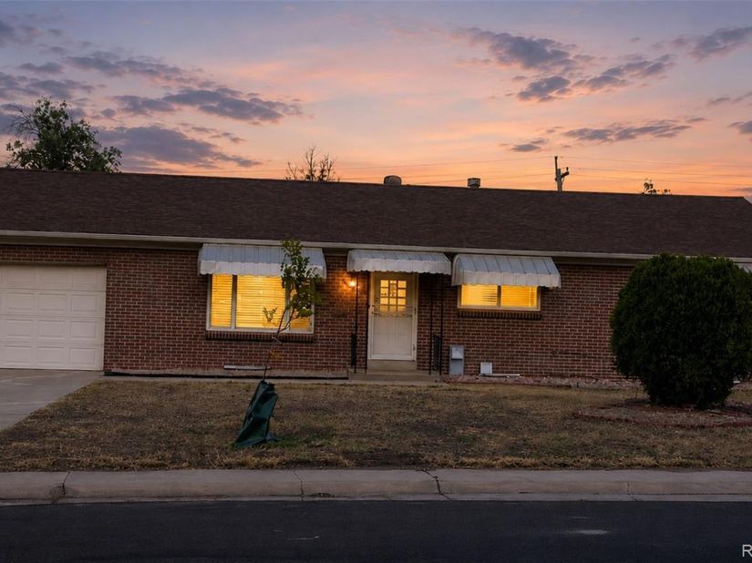 442 Fulton Street, Aurora CO 80010