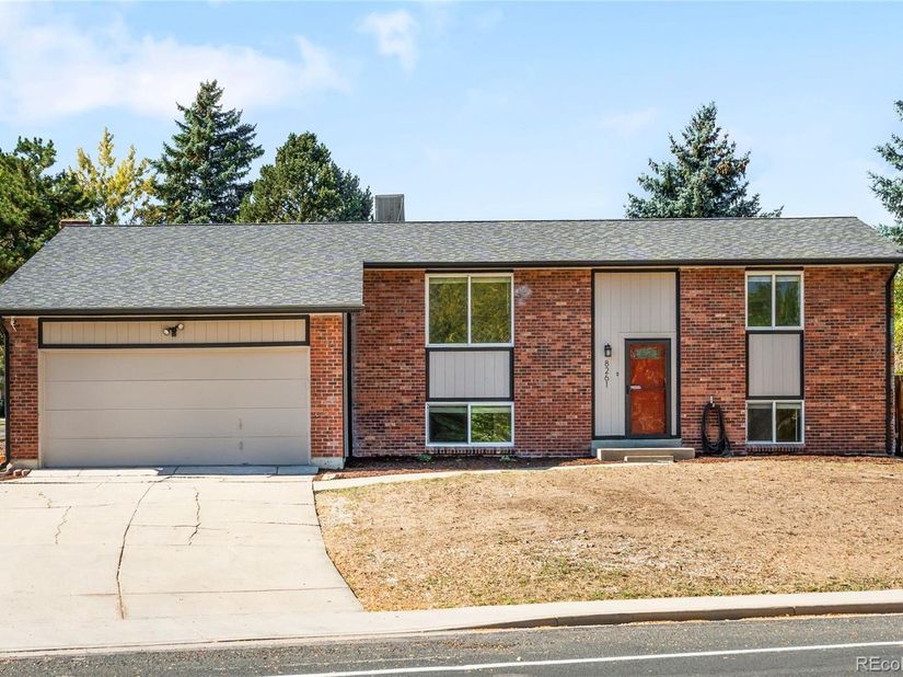8261 W Pomona Drive, Arvada CO 80005