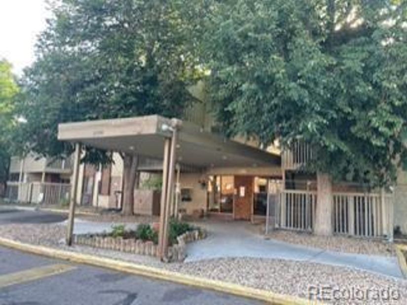 1300 S Parker Road 309, Denver CO 80231