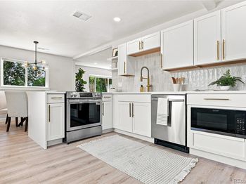 1430 Locust Place