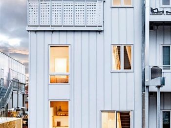 2530 Lawrence Street