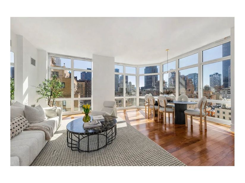 300 East 55th Street 11D, New York NY 10022