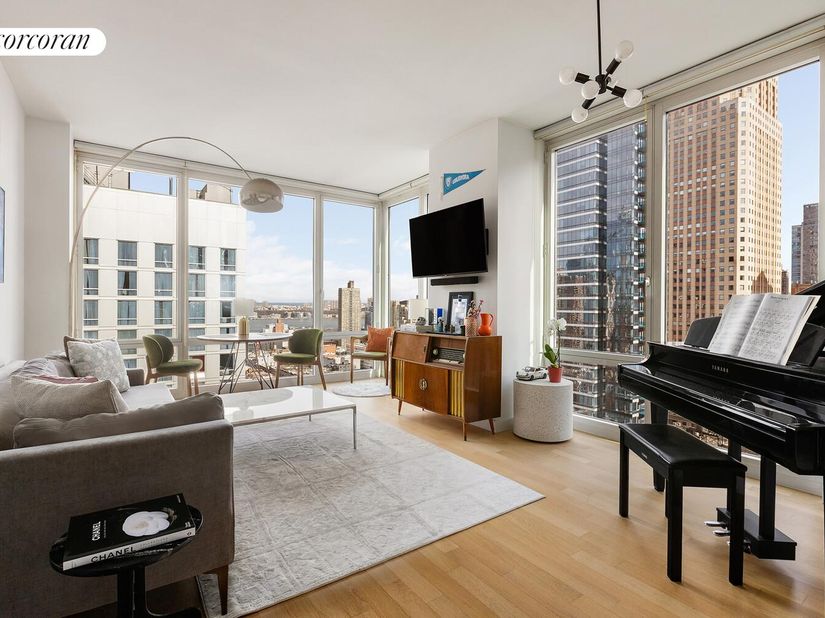 247 West 46th Street 2501, New York NY 10036