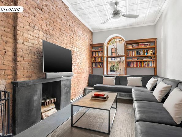 215 East 17th Street 2, New York NY 10003