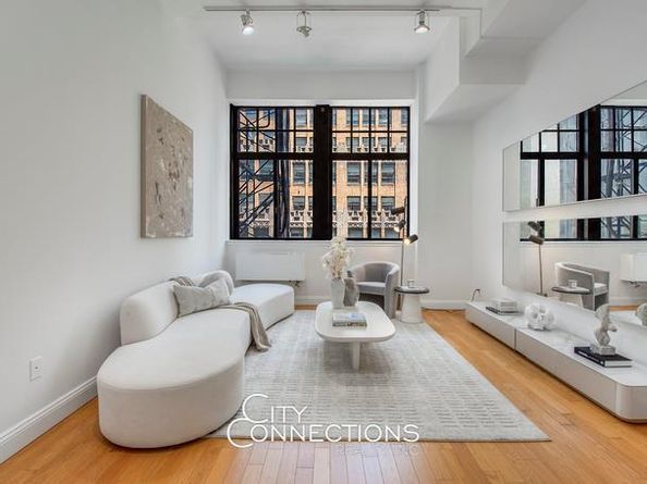 310 East 46th Street 11D, New York NY 10017