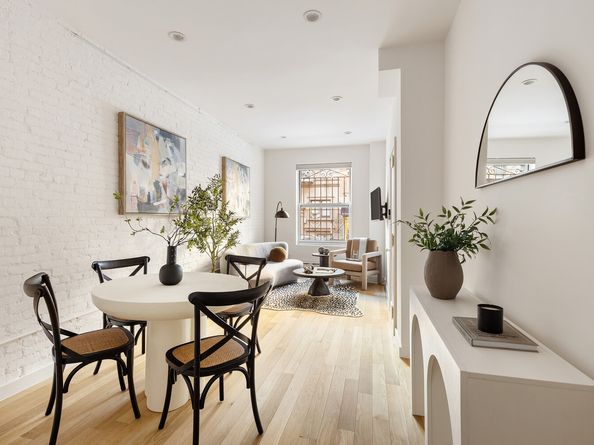 214 West 16th Street 1W, New York NY 10011