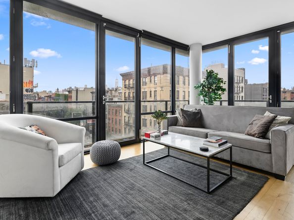 215 Ave B 5B, New York NY 10009