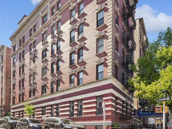 4260 Broadway