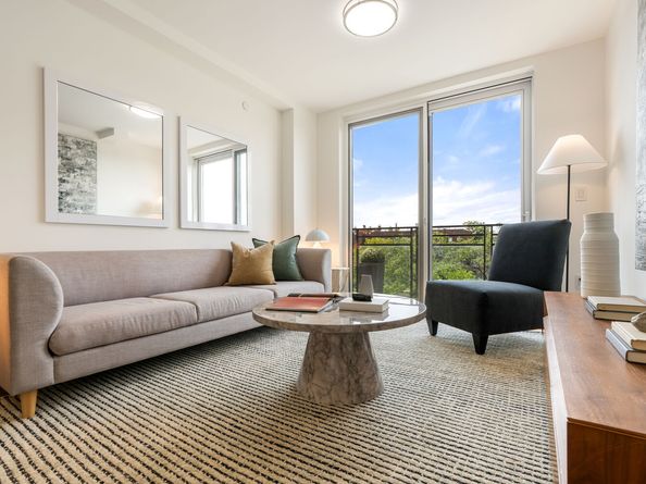 379 Ocean Parkway 2B, Brooklyn NY 11218