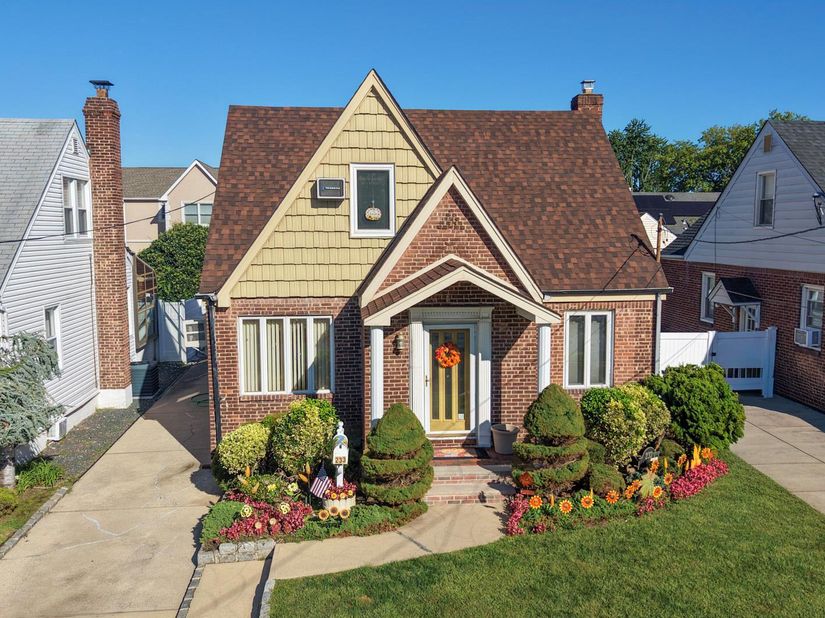 233 Cleveland Street, Franklin Square NY 11010