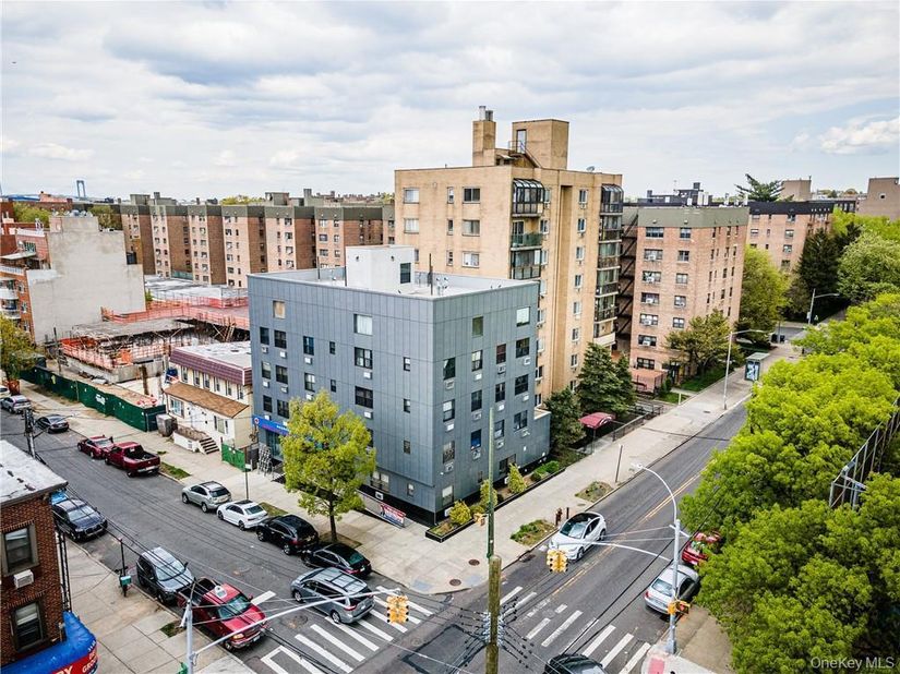 31-47 137th Street 4C, Flushing NY 11354