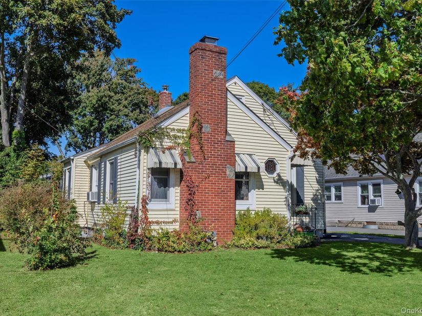 373 Oak Street, Patchogue NY 11772