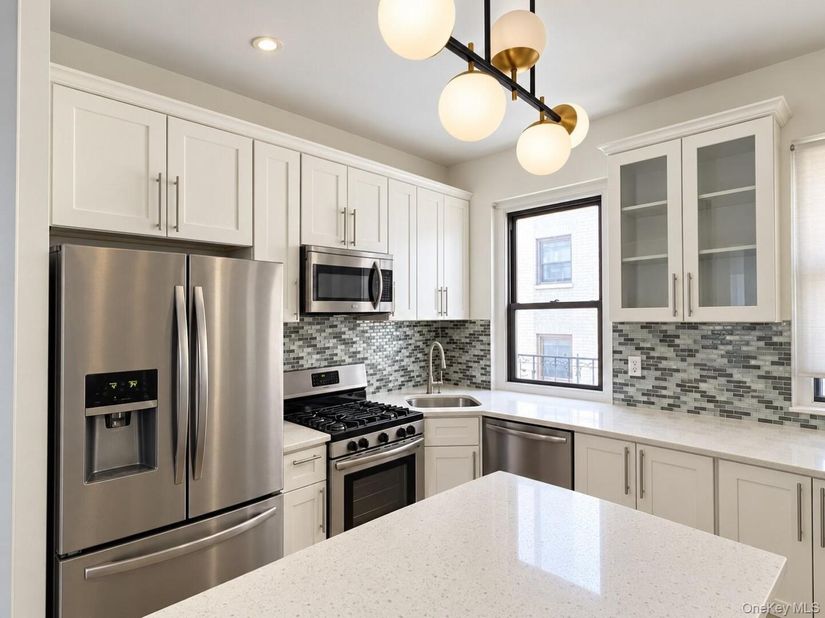 21-68 35 Street 3B, Astoria NY 11105