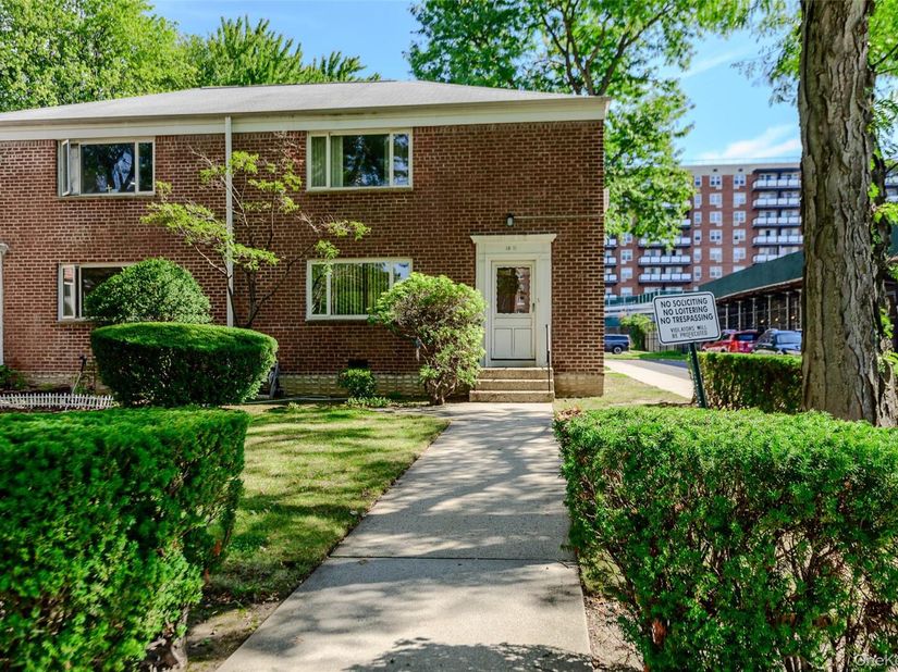 18-11 212 Street 101, Bayside NY 11360
