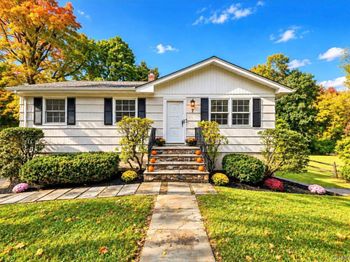 7 Meadowbrook Drive