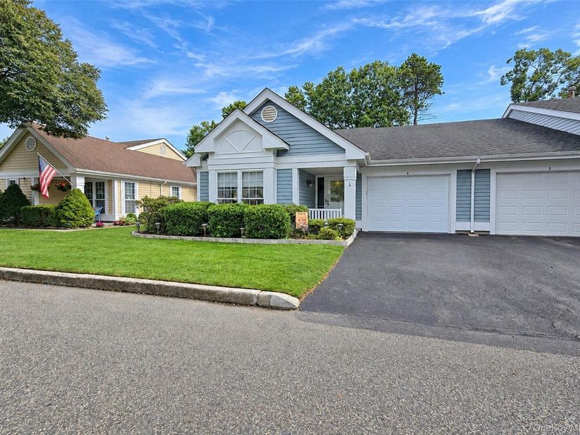 4 Orient Court, Ridge NY 11961