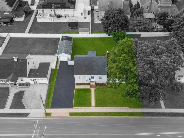 308 Waukena Avenue, Oceanside NY 11572