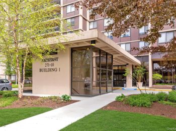 271-10 Grand Central Parkway
