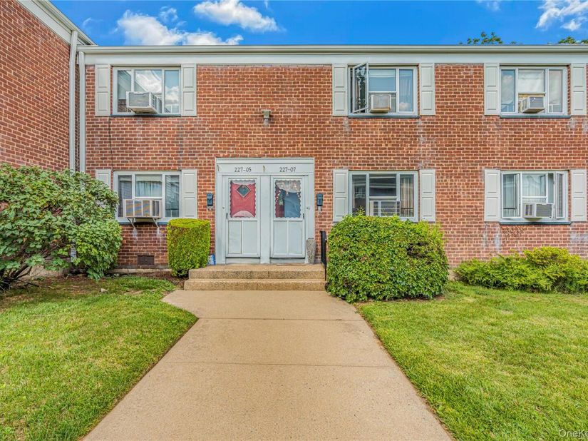 227-07 Hillside Avenue 516, Queens Village NY 11427