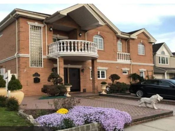 31 Kingfisher Road, Levittown NY 11756