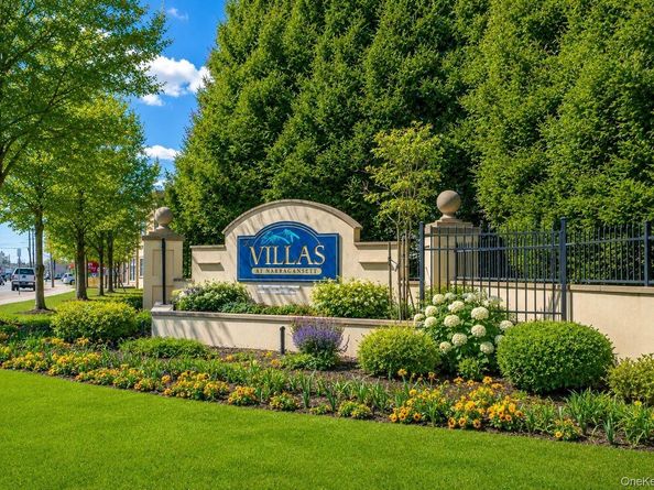 406 Narragansett Villas Drive, Lindenhurst NY 11757