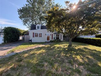25 Monterey Place