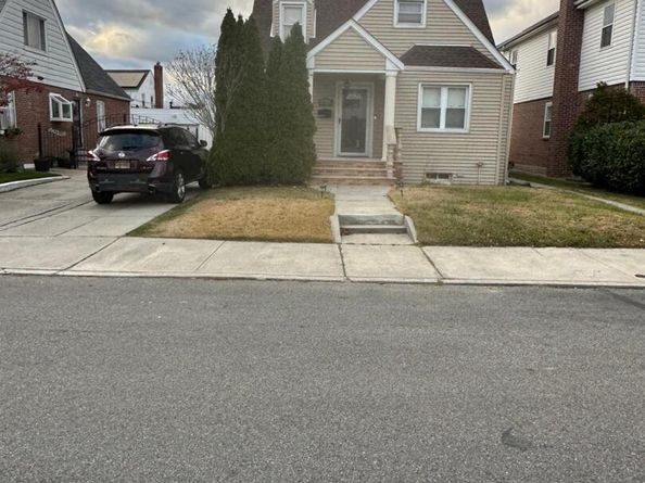 116-14 233rd Street, Cambria Heights NY 11411