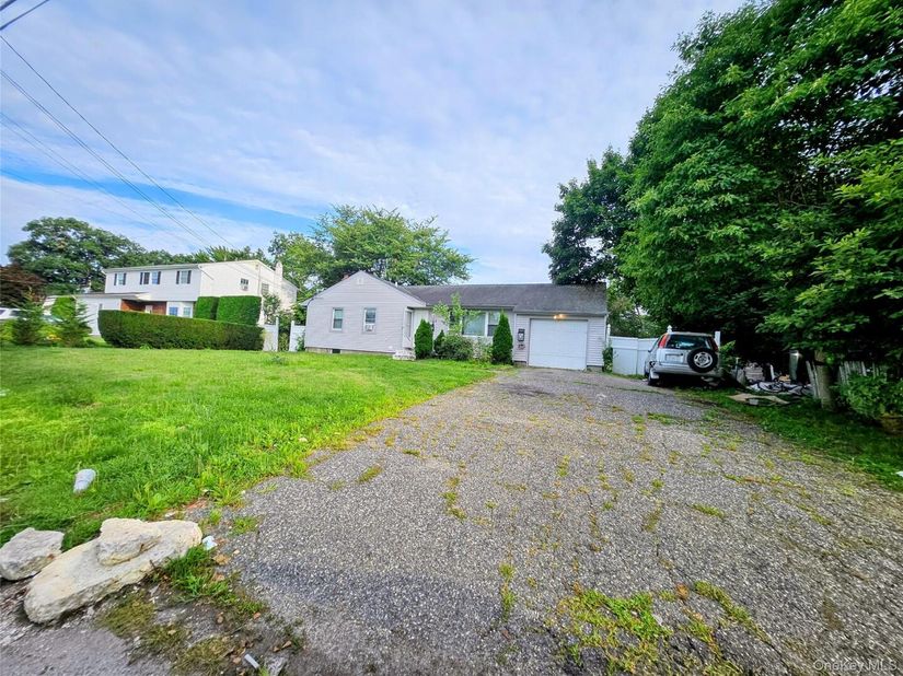 182 New York Avenue, Bay Shore NY 11706