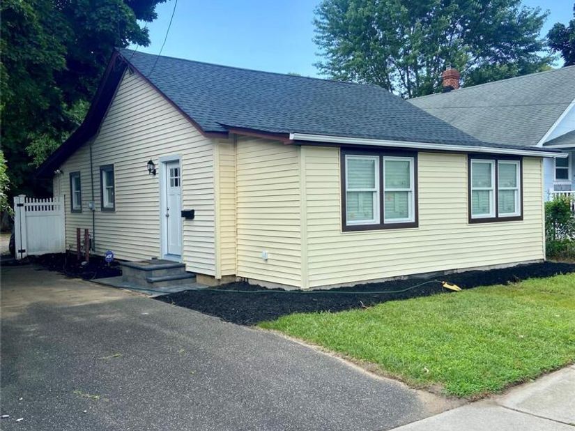 31 Oakland Avenue, Port Jefferson Station NY 11776