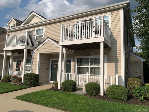 301 Willow Lane, Valley Stream NY 11580