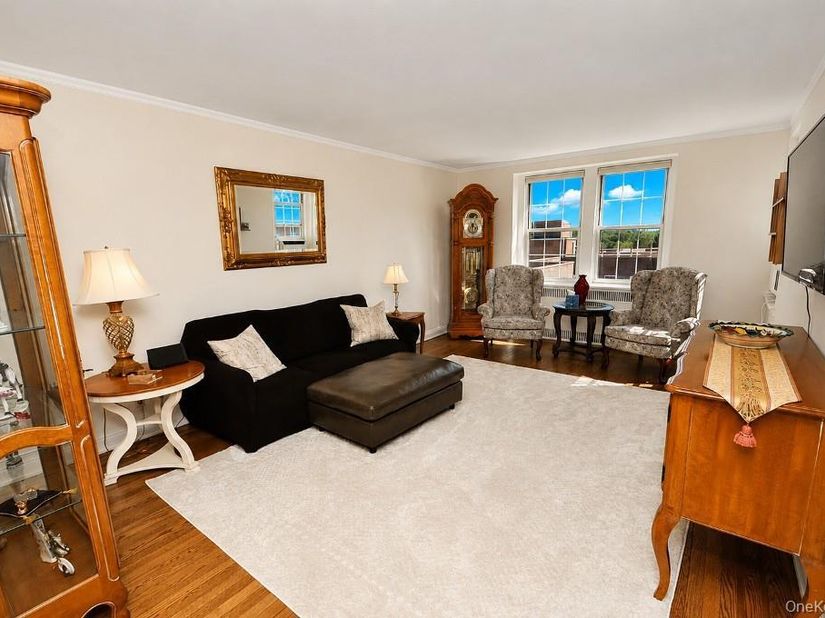 253 Garth Road 6F, Scarsdale NY 10583