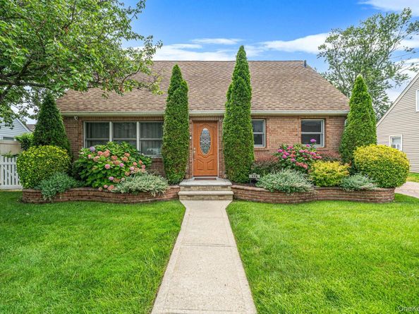 178 Chamberlin Street, Oceanside NY 11572