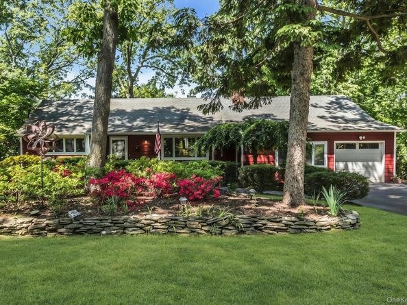 26 Marys Lane, Centerport NY 11721