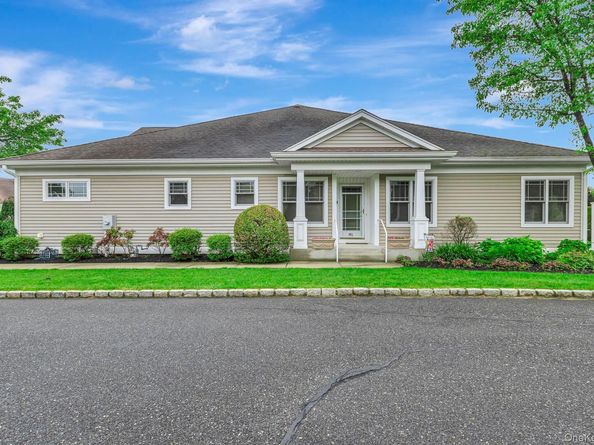 45 Oak Run, Stony Brook NY 11790