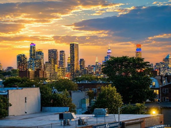 60-11 Broadway 5T, Woodside NY 11377