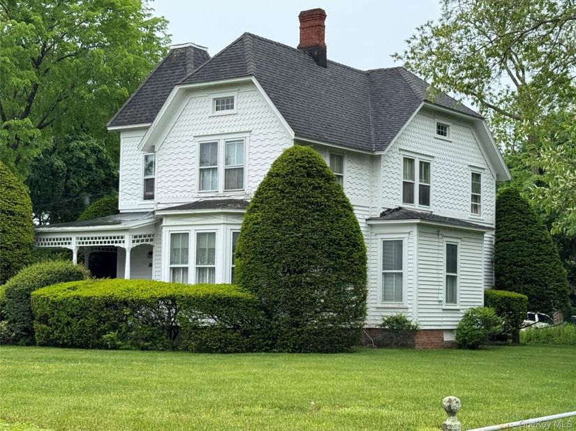 454 Main Street, Center Moriches NY 11934